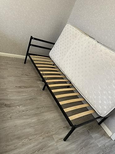 каркас на кровать: Односпальная кровать с матрасом. - Основание: прочная металлическая — 1