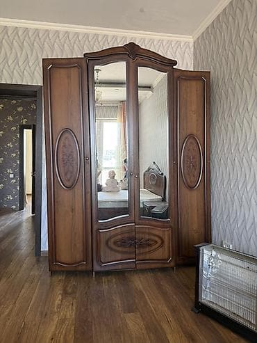 Спальный гарнитур в классическом стиле Состав: - Двуспальная кровать
