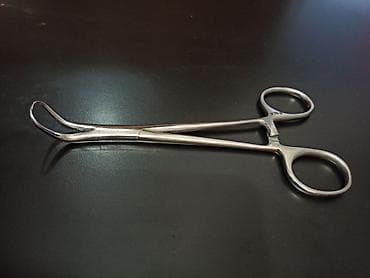 Медтовары: Медицинские инструменты (гинекологическое зеркало, зажим). Цена за — 1