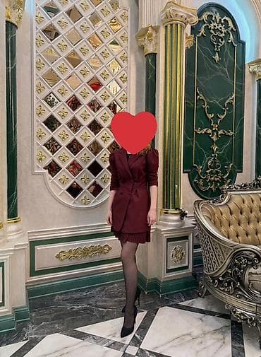 Двойка бордового цвета. Размер S. Ткань: очень плотная костюмная — 1