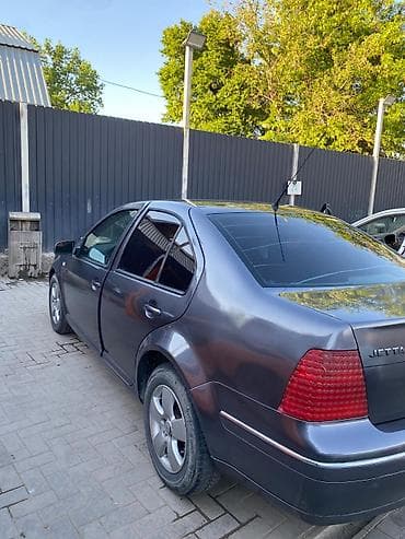 Volkswagen: Volkswagen Jetta: 2004 г., 2 л, Автомат, Бензин, Седан — 4