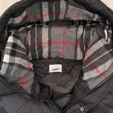 button куртка двухсторонняя: Пуховик Burberry, черный - Теплая стеганая куртка с капюшоном - — 2