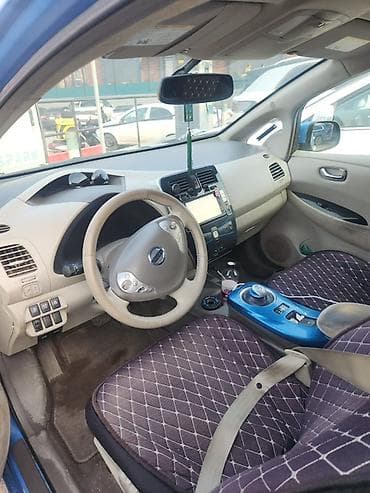 барта: Nissan Leaf: 2012 г., Автомат, Электромобиль, Хэтчбэк — 5