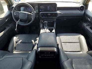 cruser: Toyota Land Cruiser: 2024 г., Автомат, Бензин — 7