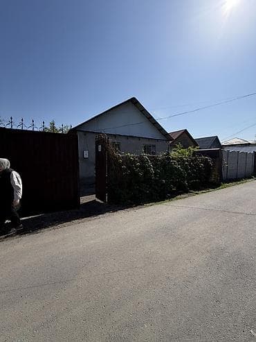 жилье ош: 📢 ПРОДАЁТСЯ ДОМ! 📍 Рядом с новым Ош базаром 📍 Дача Достук, 5-линия 🏠 — 10