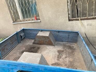 трейлер дом на колесах: Одноосный прицеп легковой, металлический. - Цвет: синий. - Подвеска — 4