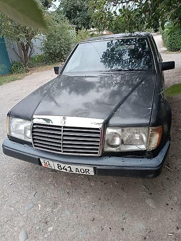 Mercedes-Benz W124: 1992 г., Седан — 5