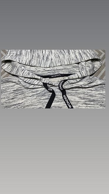 черный пиджак женский: Толстовка, Оверсайз, Укороченная модель, С надписью, Б/у, S — 2