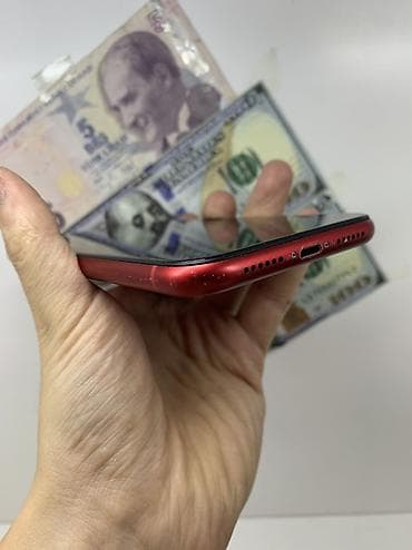IPhone 11, Б/у, 64 ГБ, Красный, Защитное стекло, 100 % — 6