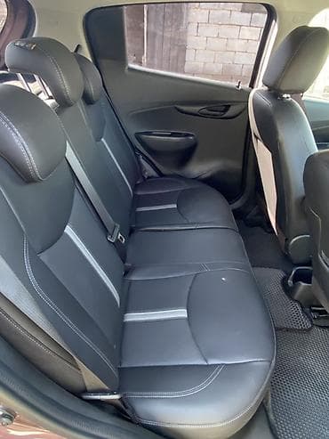 шеврале авео: Chevrolet Spark: 2020 г., 1 л, Автомат, Бензин, Хэтчбэк — 9