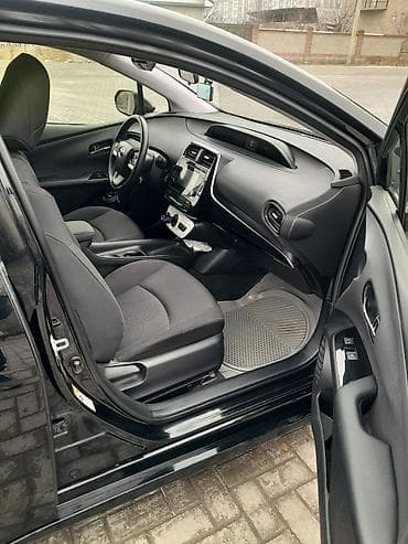 prius v: Toyota Prius: 2016 г., 1.8 л, Гибрид, Хэтчбэк — 7