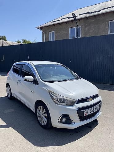 водный мотоцикл: Chevrolet Spark: 2016 г., 1 л, Вариатор, Бензин, Хэтчбэк — 2