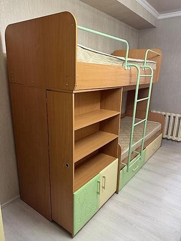 кровать со шкафом: Двухъярусная детская кровать, ЛДСП, цвет - Зеленый — 1