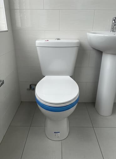 бишкек унитазы сантехника: Унитаз Полго орнотуу, Жаңы, Материалы: Керамика — 1