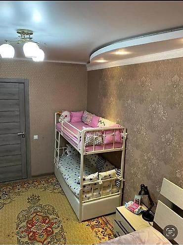 кровать двухэтажная: Двухъярусная детская кровать, Железо — 1
