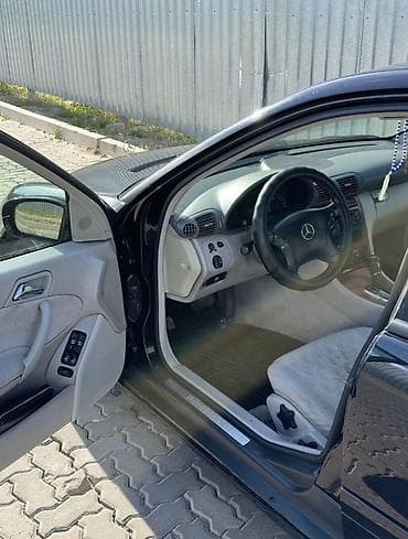v class: Mercedes-Benz C-Class: 2000 г., 3.2 л, Автомат, Бензин, Седан — 4