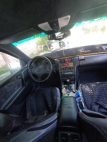 бардачок между сиденья: Mercedes-Benz E-Class: 1995 г., 3.2 л, Автомат, Бензин, Седан — 7
