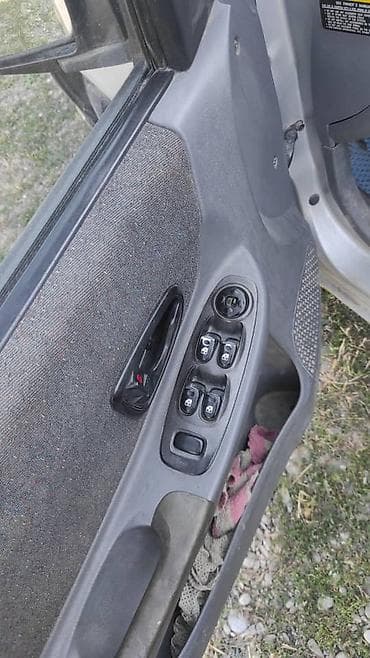 2106 2107: Hyundai Accent: 2002 г., Автомат, Бензин, Хэтчбэк — 6