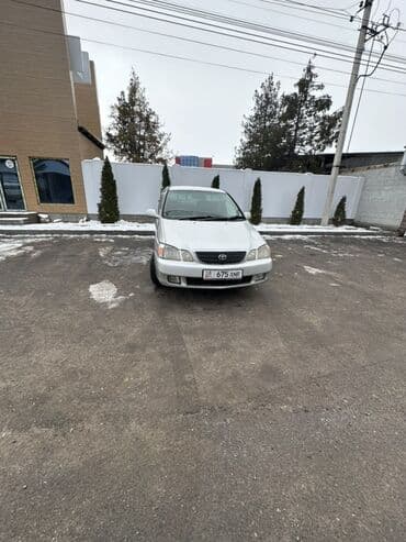 Toyota Gaia: 2003 г., 2 л, Автомат, Бензиновая, Минивэн