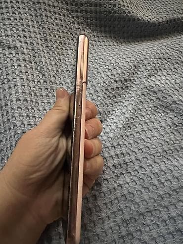 sumsung s25: Два смартфона: 1) Samsung Galaxy S21 (розовое золото) - Тройной — 4