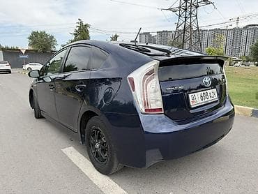 Продажа авто: Toyota Prius: 2015 г., 1.8 л, Автомат, Гибрид, Хэтчбэк — 2