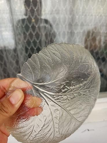 пасуда тарелка: Набор стеклянных тарелок - 2 прозрачные тарелки в форме листа с — 2