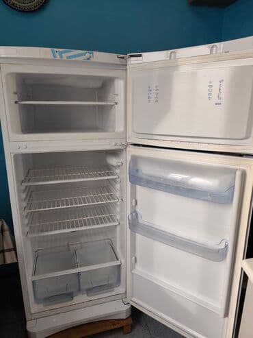 скупка холодильного оборудования: Холодильник Indesit, Двухкамерный — 2