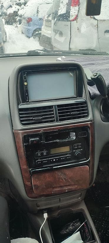 Toyota Ipsum: 2001 г., 2 л, Автомат, Бензин, Вэн/Минивэн — 9