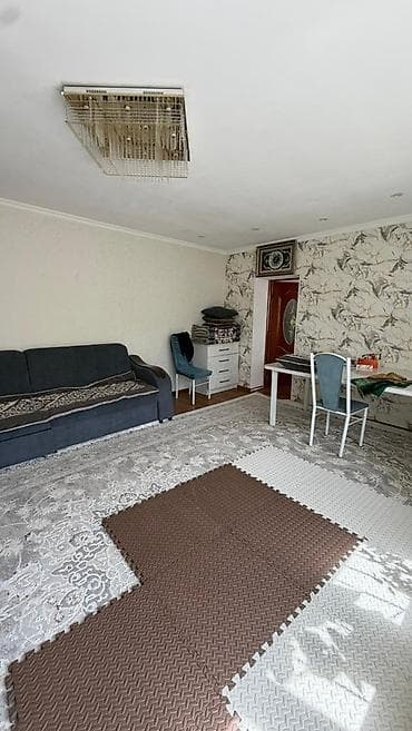 Дома: Срочно продаётся полдома 🏠 📍Пишпек 📐3 комнаты 90м2 Участок 3.5 по — 2
