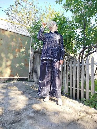 базовое платье: Женский комплект из двух предметов: рубашка свободного кроя и широкие — 3