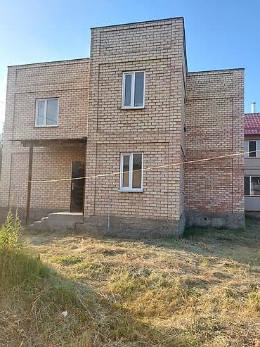 Үйлөр: Продается двухэтажный кирпичный дом. между этажами зоводская плита — 5