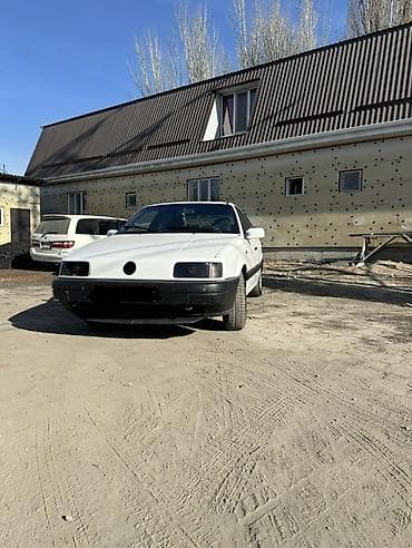 Продажа авто: Volkswagen Passat: 1989 г., 1.8 л, Механика, Бензин, Седан — 4