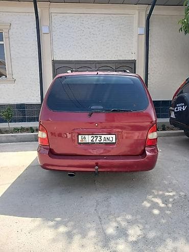корейские минивэны: Kia Carnival: 2000 г., Минивэн — 3