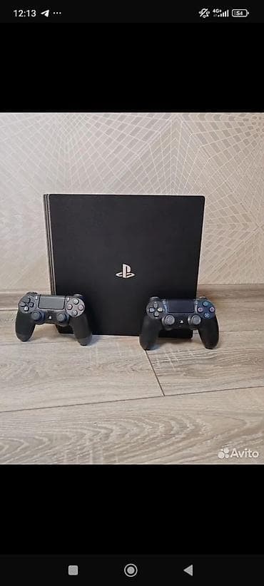 Игровая приставка Sony PlayStation 4 Pro (черная) с двумя