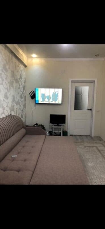 пуфик для салона: Прямой диван, Трехместный — 3