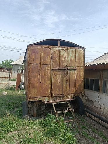 Передвижной металлический вагончик на колёсном шасси. Описание: -