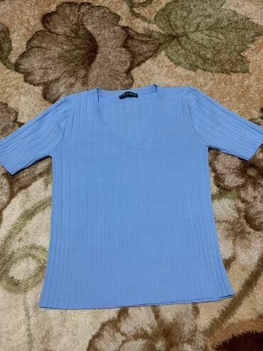 Киреге берилүүчү кийимдер: Кофта новая но без этикетки, размер хорошо тянется, Турция — 1