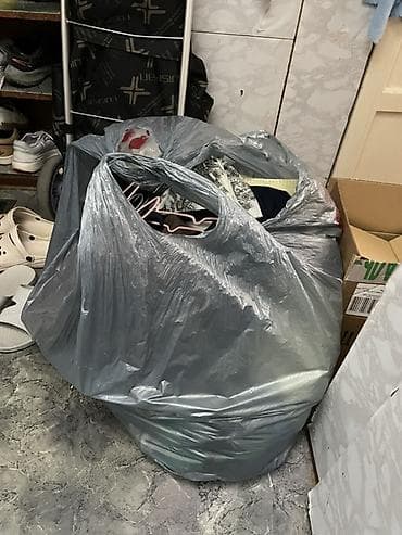 Отдам вещи даром нуждающимся Большой пакет одежды микс