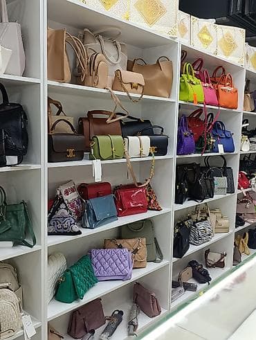 женские сумочки и клатчи: АК-МӨӨР — магазин аксессуаров Что предлагаем: - Женские сумки разных — 1