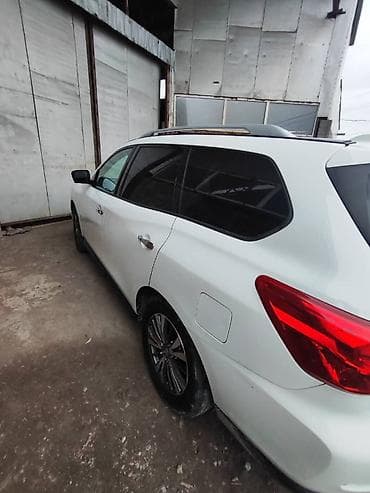 молдинги на е34: Nissan Pathfinder: 2019 г., 0.3 л, Автомат, Бензин, Кроссовер — 4