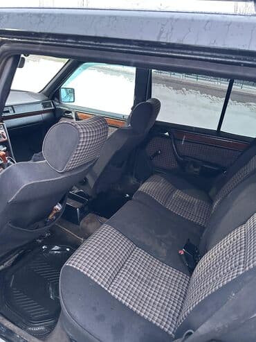 мерс под ешка: Mercedes-Benz E-Class: 1993 г., 3.2 л, Механика, Бензин, Универсал — 5