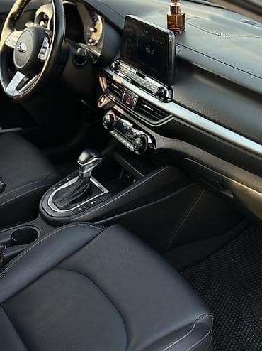не пользуюсь: Kia K3: 2019 г., 1.6 л, Вариатор, Бензин, Седан — 9