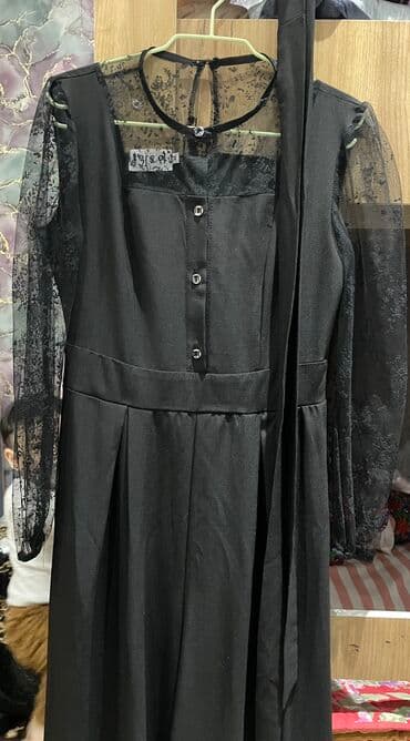 Платье комбинезон пуговицы рабочие состояние как новое s,M,L подойдёт