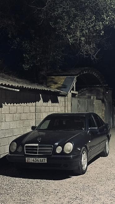 Mercedes-Benz E-Class: 1995 г., 2.3 л, Механика, Бензин, Седан