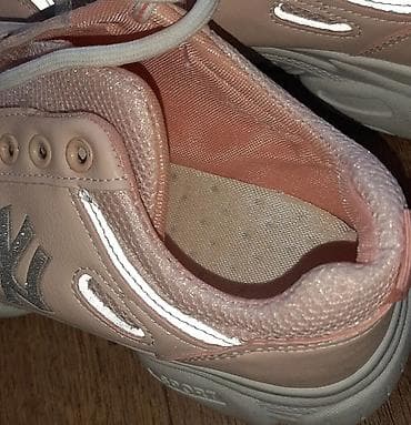 В наличии женские кроссовки со светоотражающим эффектом и с — 2