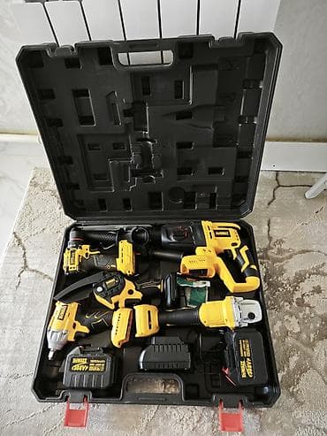 инструменти: Аккумуляторный набор электроинструментов DEWALT в прочном кейсе — 1