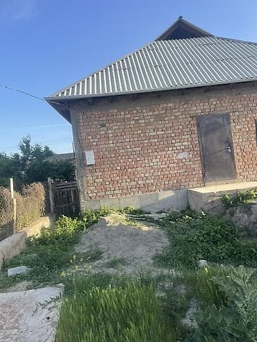 4 bedroom: Продаётся одноэтажный кирпичный дом с участком. Основные — 3