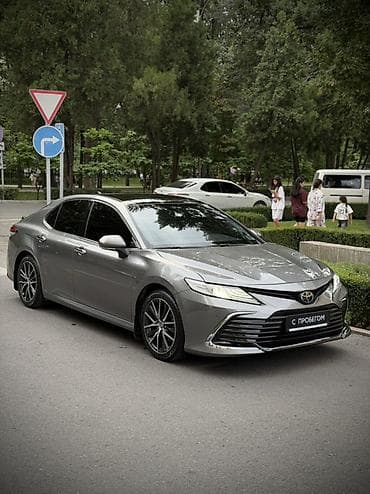 Toyota Camry: 2021 г., 2.5 л, Автомат, Бензин, Седан at lalafo.kg Toyota Camry: 2021 г., 2.5 л, Автомат, Бензин, Седан