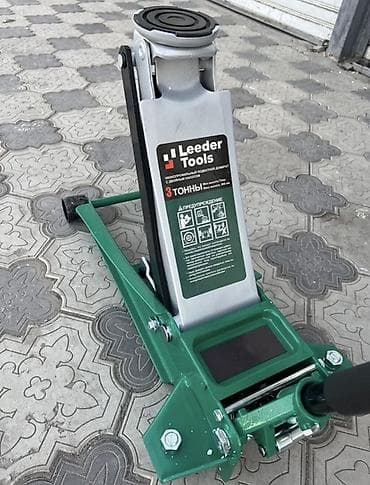тона бачок: Гидравлический подкатной домкрат Leeder Tools 3 т - Грузоподъёмность — 2