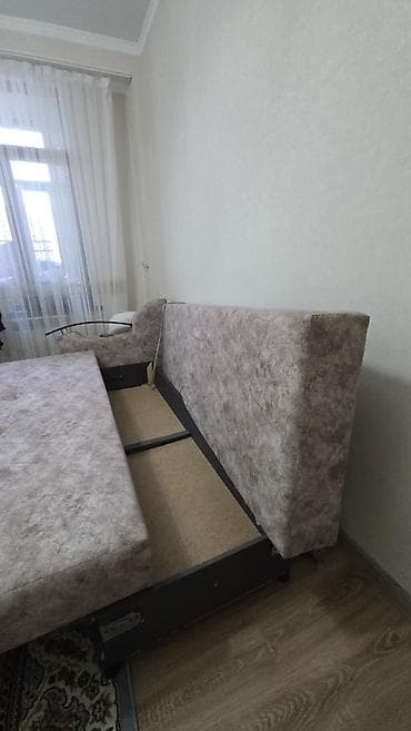 Прямой диван, Б/у
